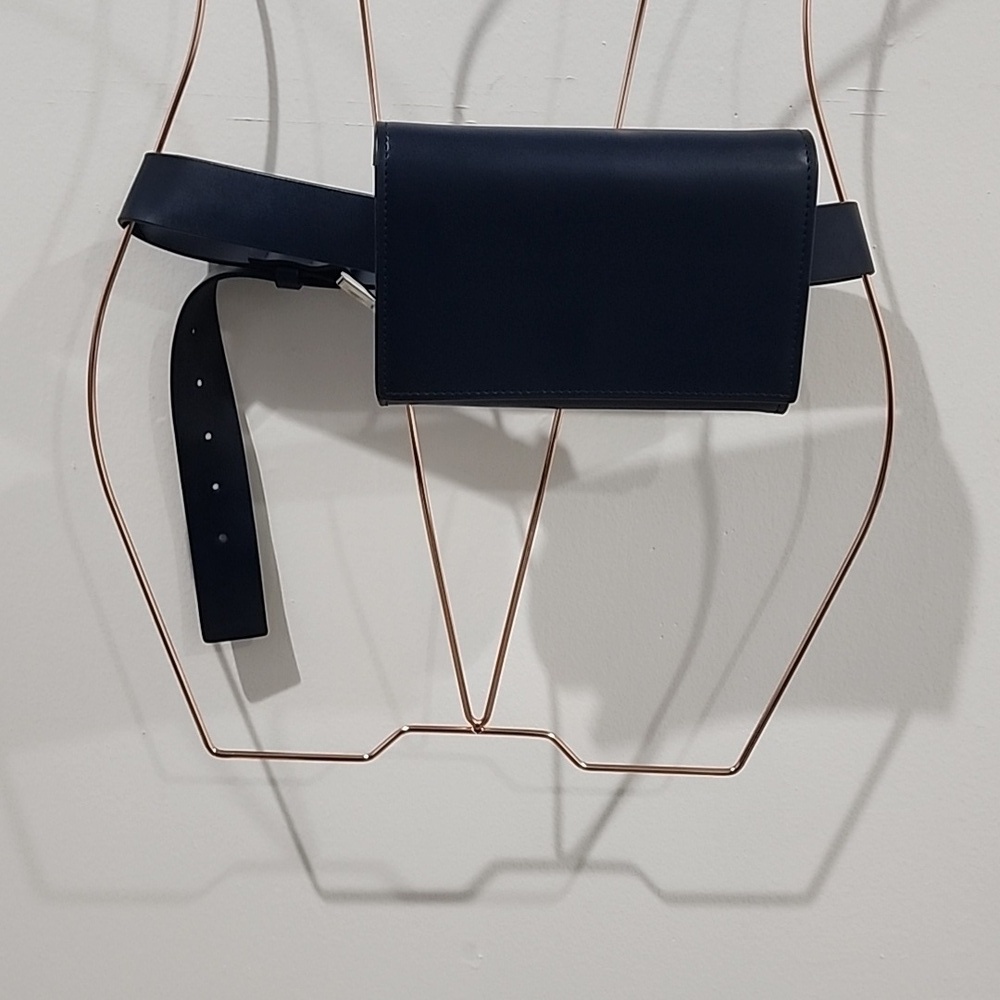 & Other Stories Leather Belt Bag (SZ XS)